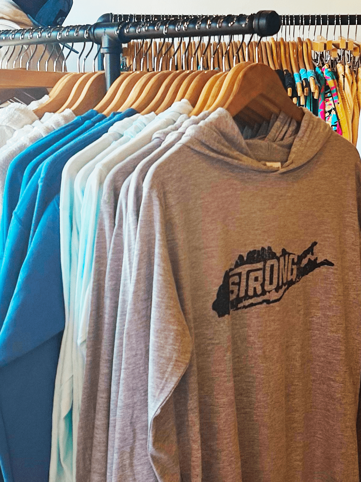 T-Shirts - Island Strong